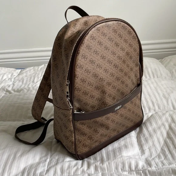Guess Kevin Logo-Print Backpack - Picture 3 of 9